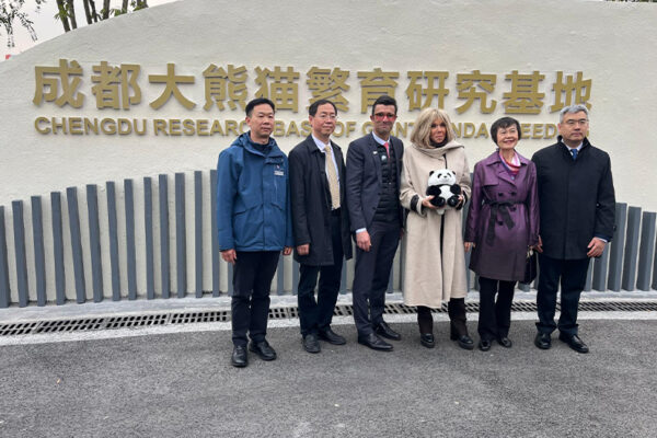 Visite de Rodolphe Delord et de Brigitte Macron à Chengdu